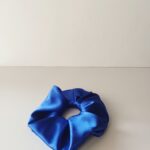 Χειροποίητο σατέν scrunchie μπλε